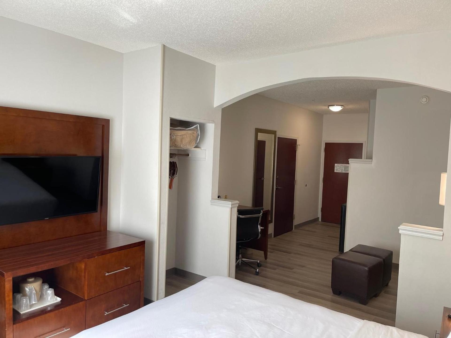 Comfort Suites Salisbury I-85 photo 58