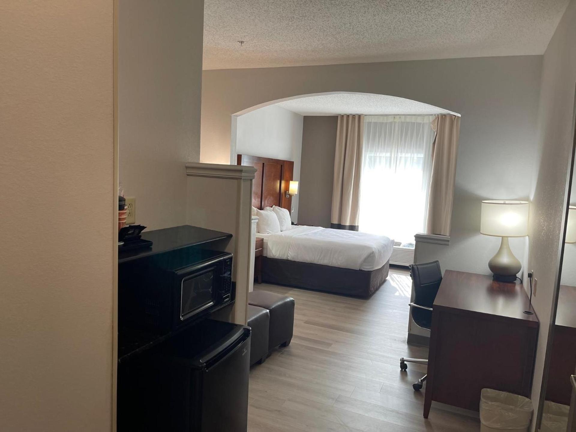 Comfort Suites Salisbury I-85 photo 60
