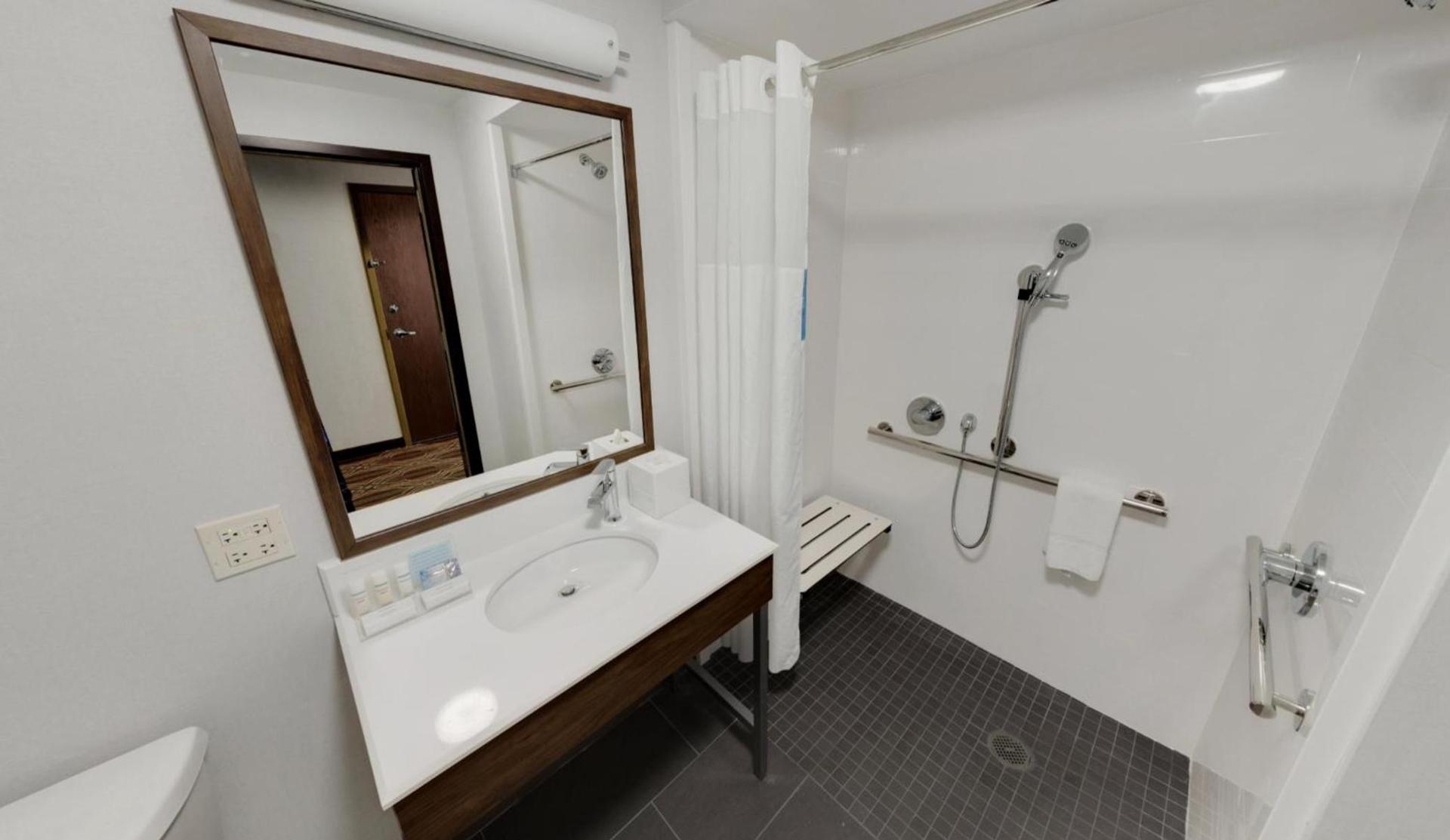 Hampton Inn Majestic Chicago Theatre District photo 34