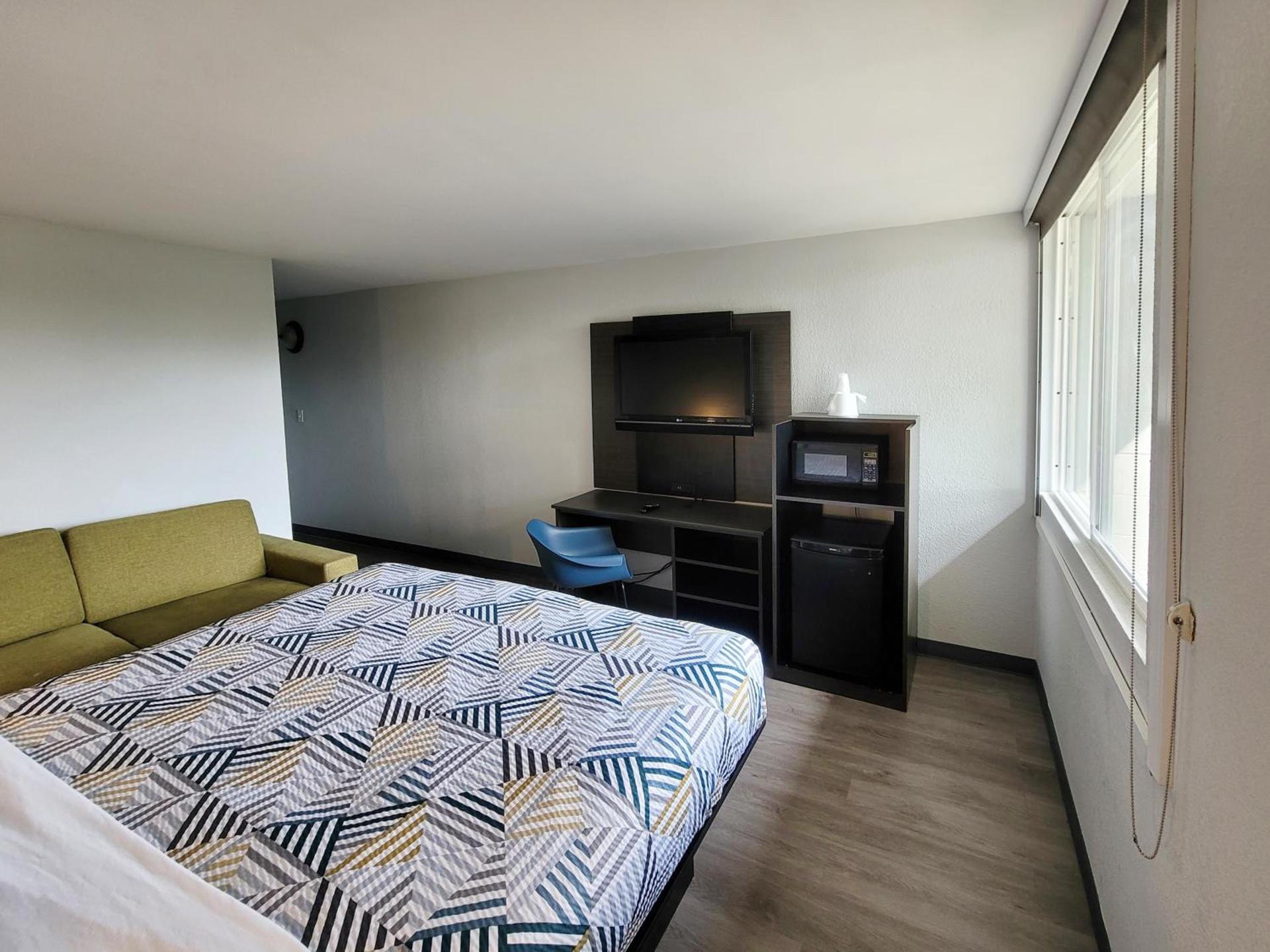 Motel 6 Jackson, TN photo 42