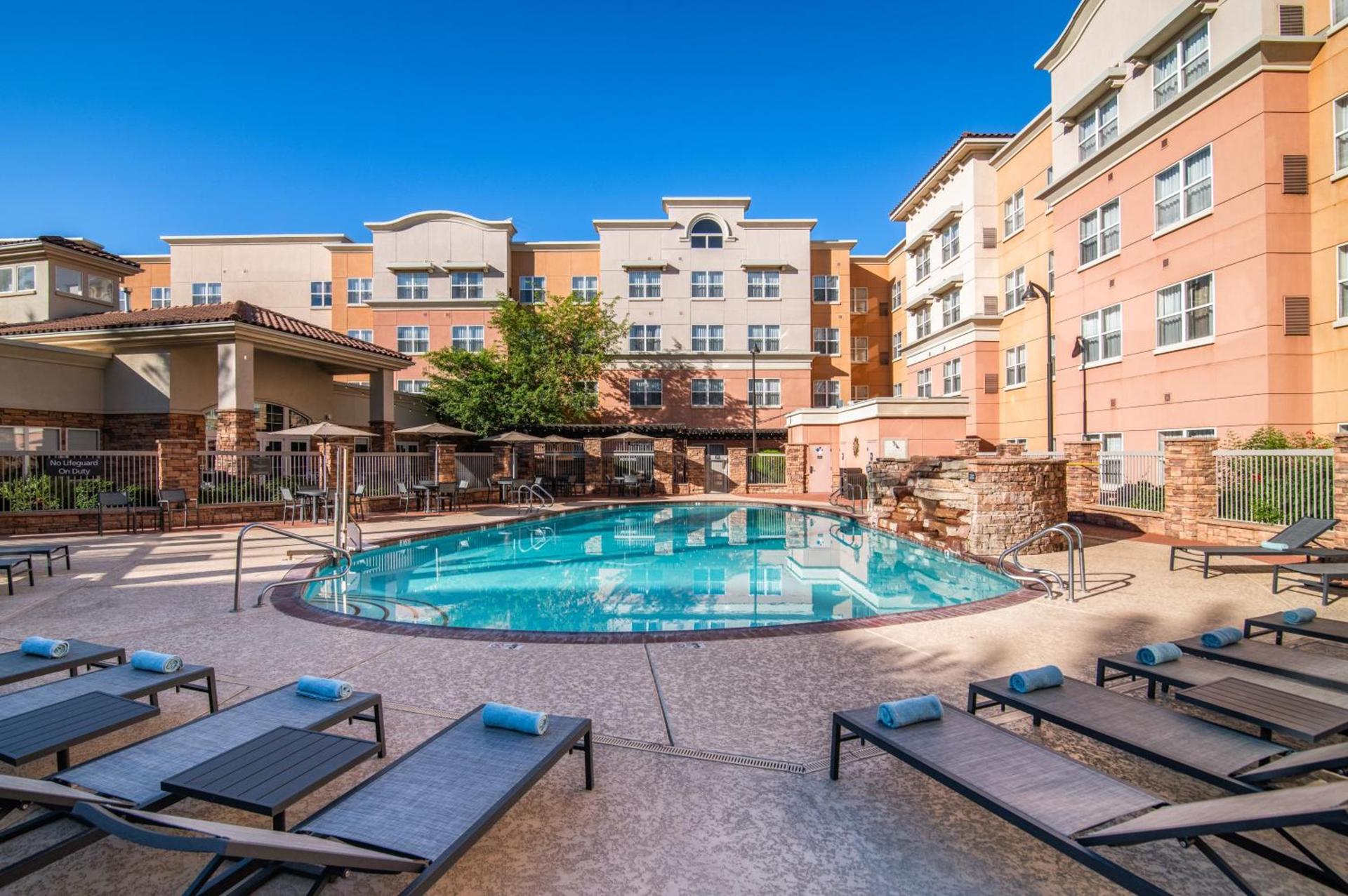 SpringHill Suites Phoenix Glendale Sports & Entertainment District photo 5