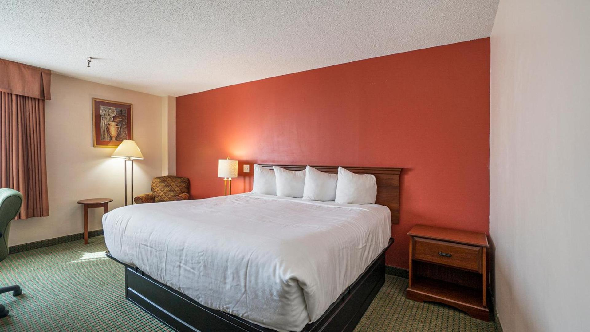 Days Inn & Suites by Wyndham Mt Pleasant photo 23