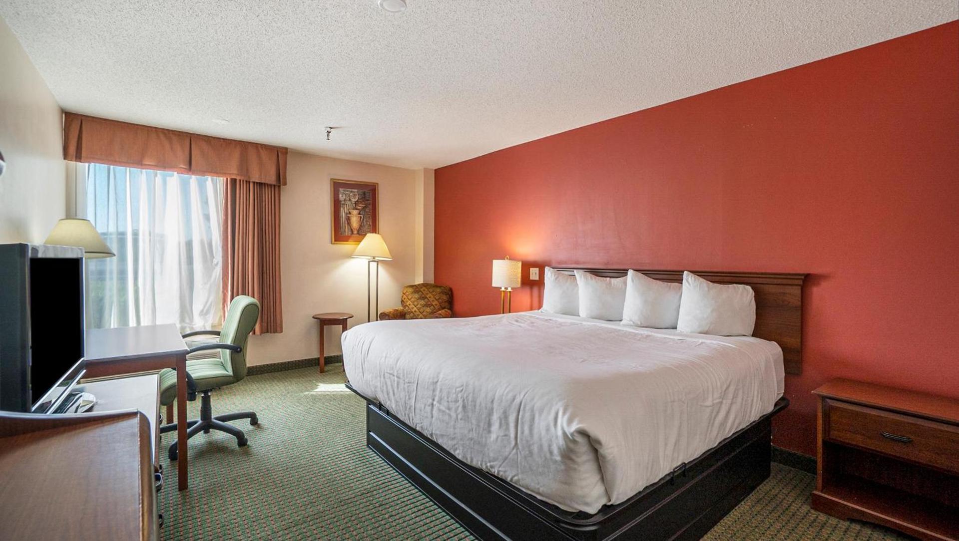 Days Inn & Suites by Wyndham Mt Pleasant photo 20
