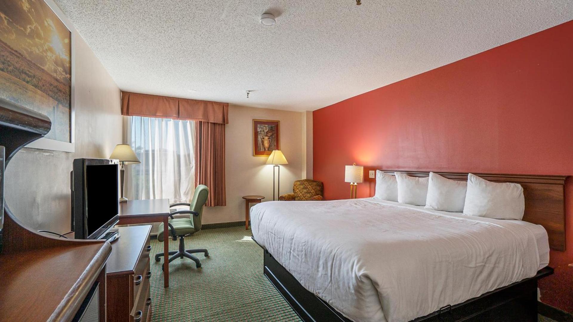 Days Inn & Suites by Wyndham Mt Pleasant photo 21