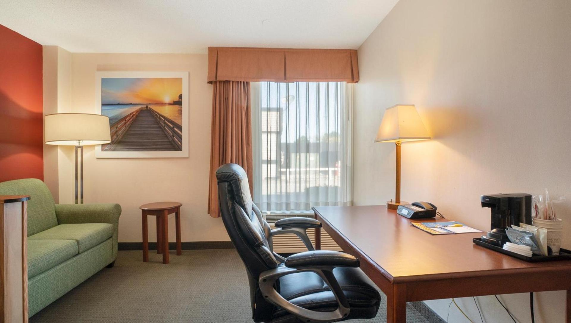 Days Inn & Suites by Wyndham Mt Pleasant photo 27