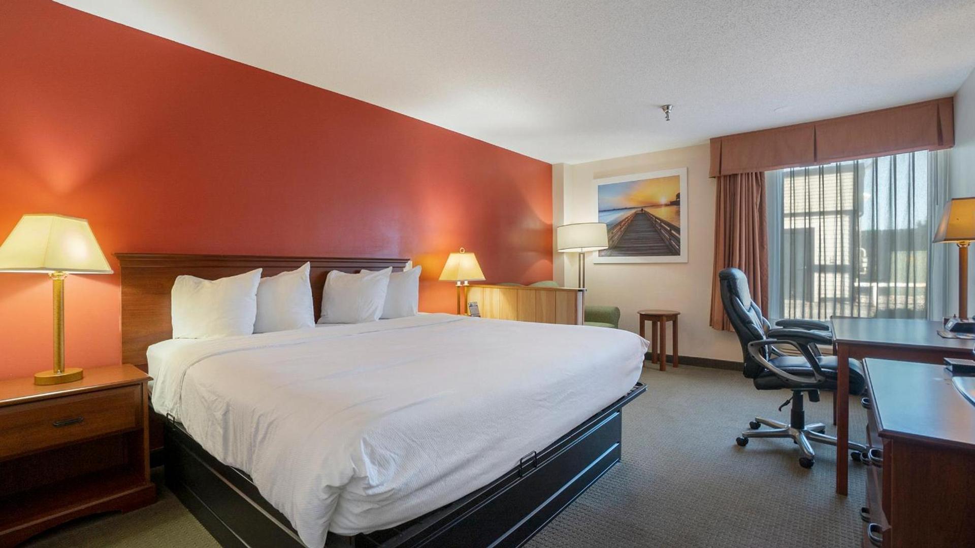 Days Inn & Suites by Wyndham Mt Pleasant photo 25