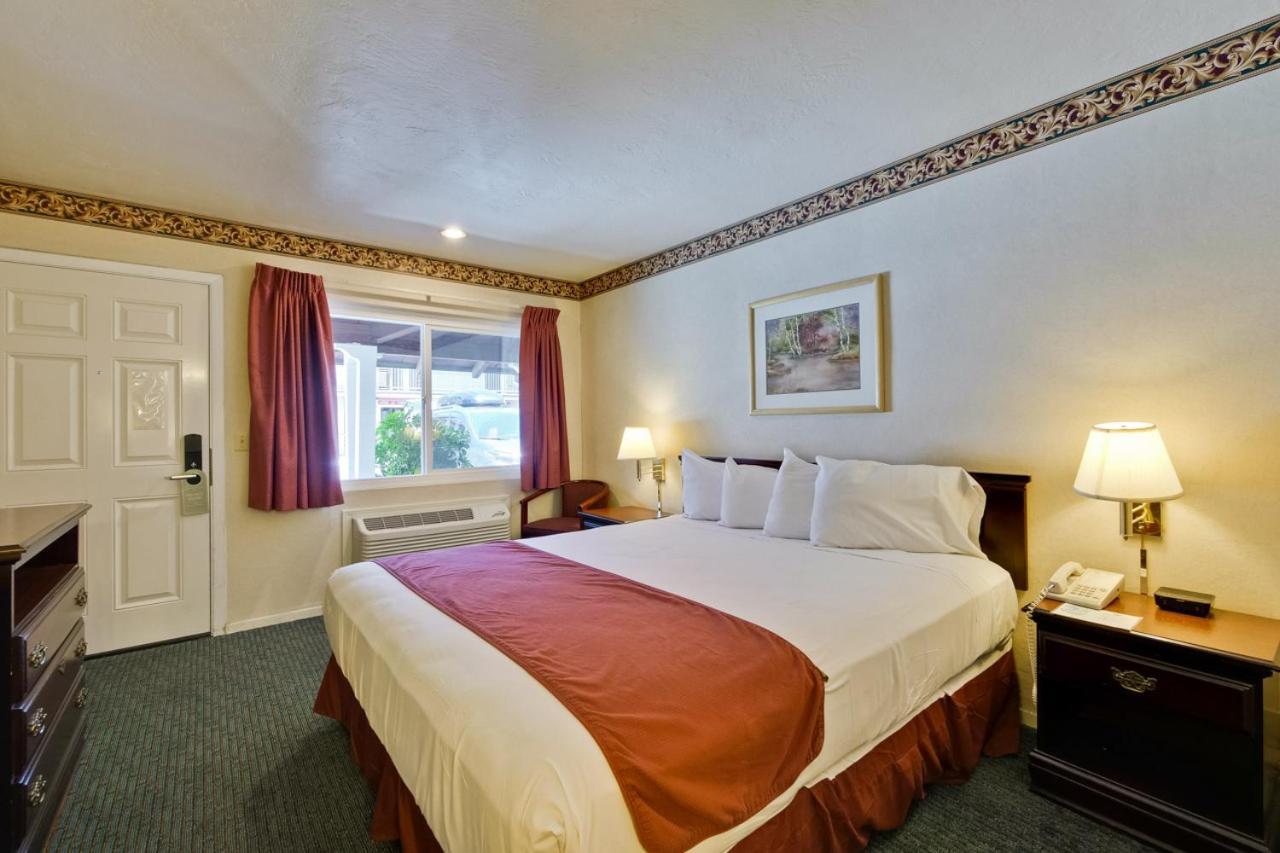 Americas Best Value Inn - Sky Ranch Palo Alto photo 11