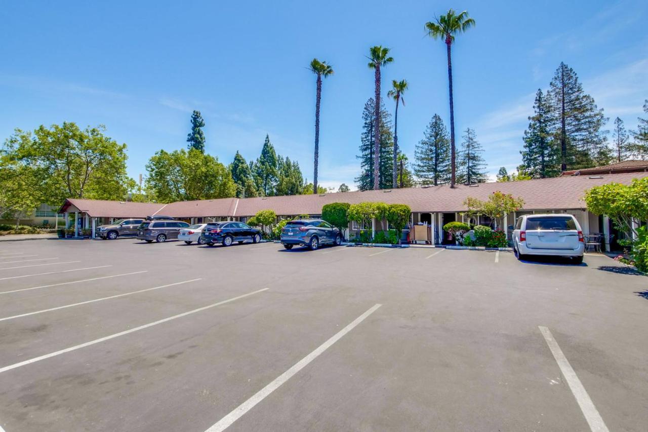 Americas Best Value Inn - Sky Ranch Palo Alto photo 3
