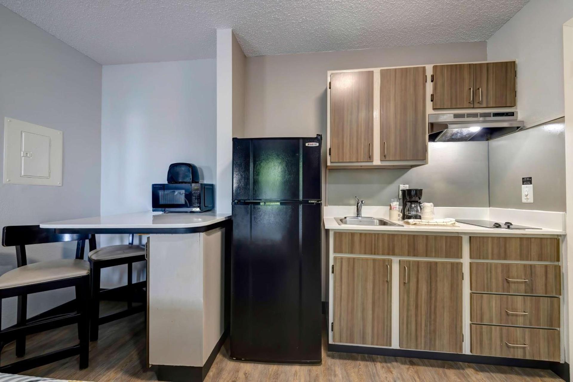 Studio 6-Arlington, TX - South - Dallas photo 3