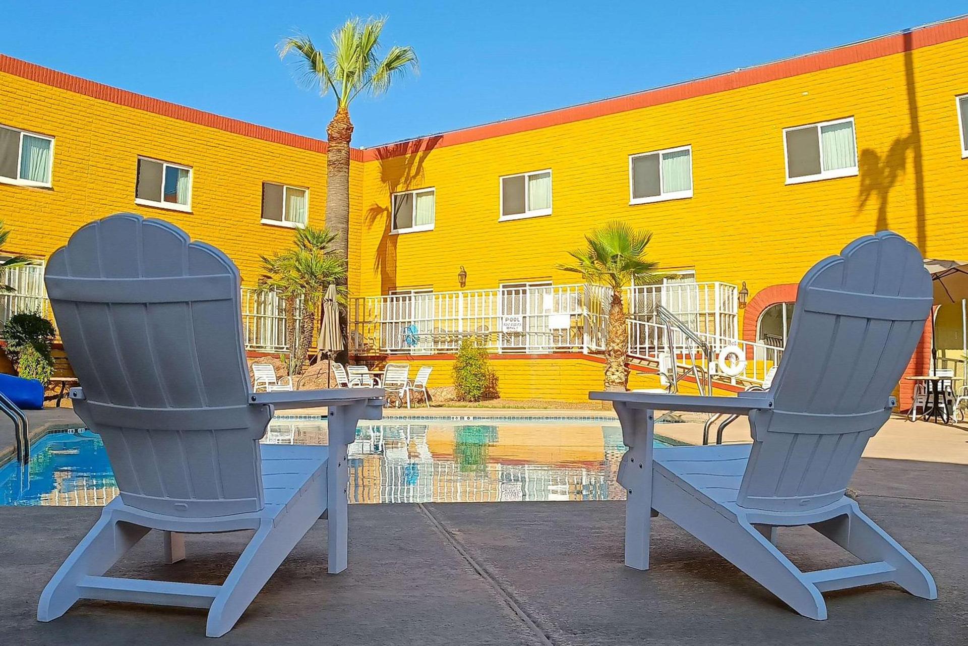 Hotel Americana photo 2