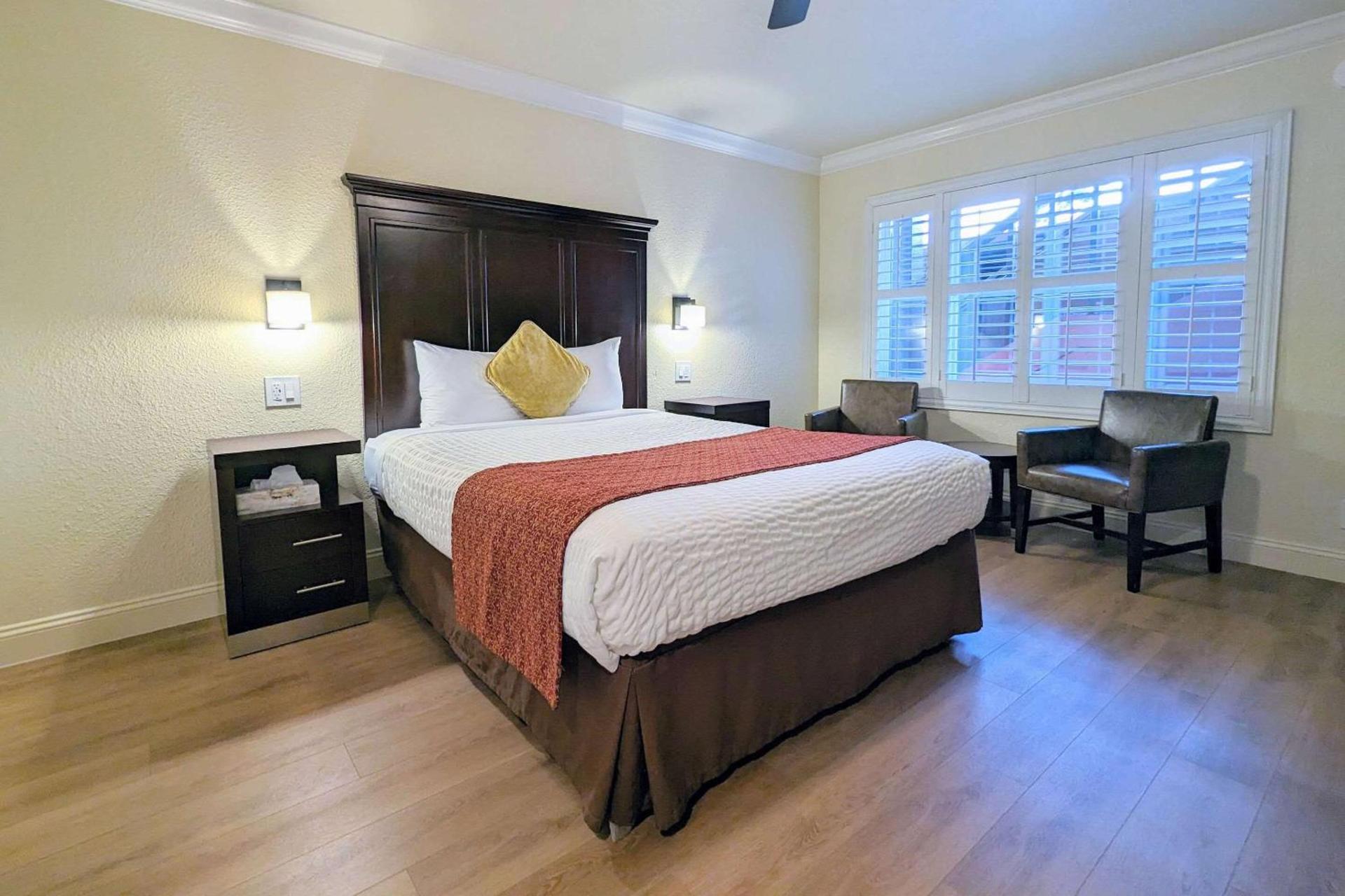 Clarion Collection Wilkie's Inn Pacific Grove - Monterey photo 10