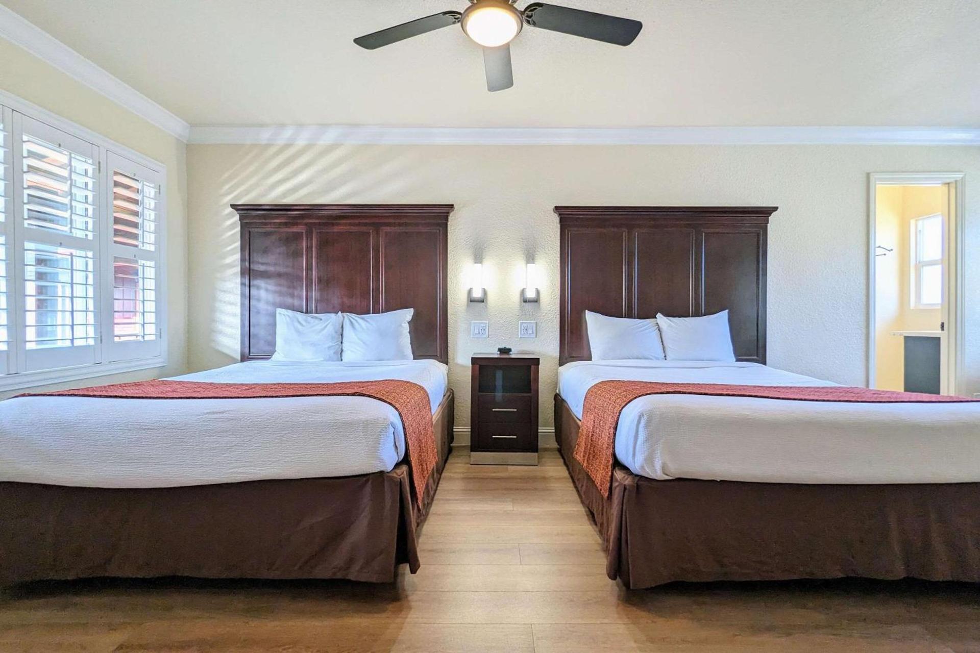 Clarion Collection Wilkie's Inn Pacific Grove - Monterey photo 15