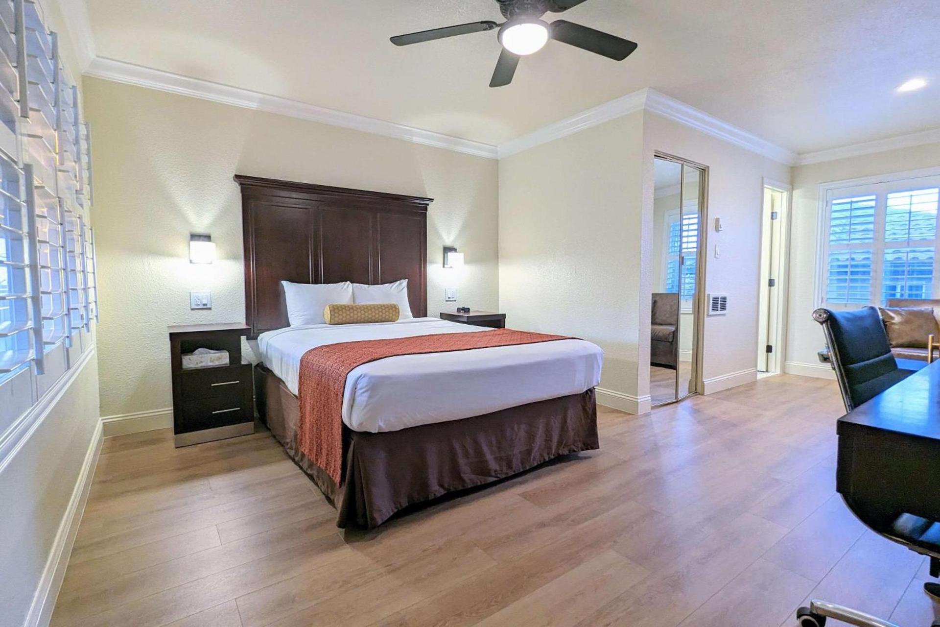 Clarion Collection Wilkie's Inn Pacific Grove - Monterey photo 18