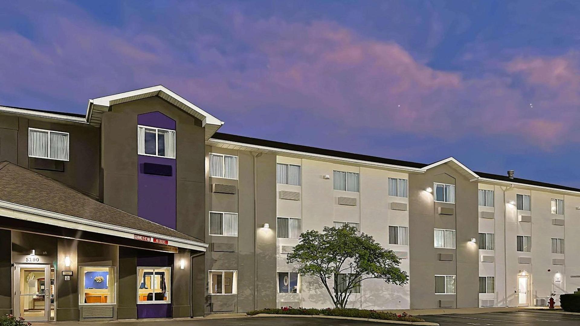 Sleep Inn & Suites - Oxford - University Area photo 2