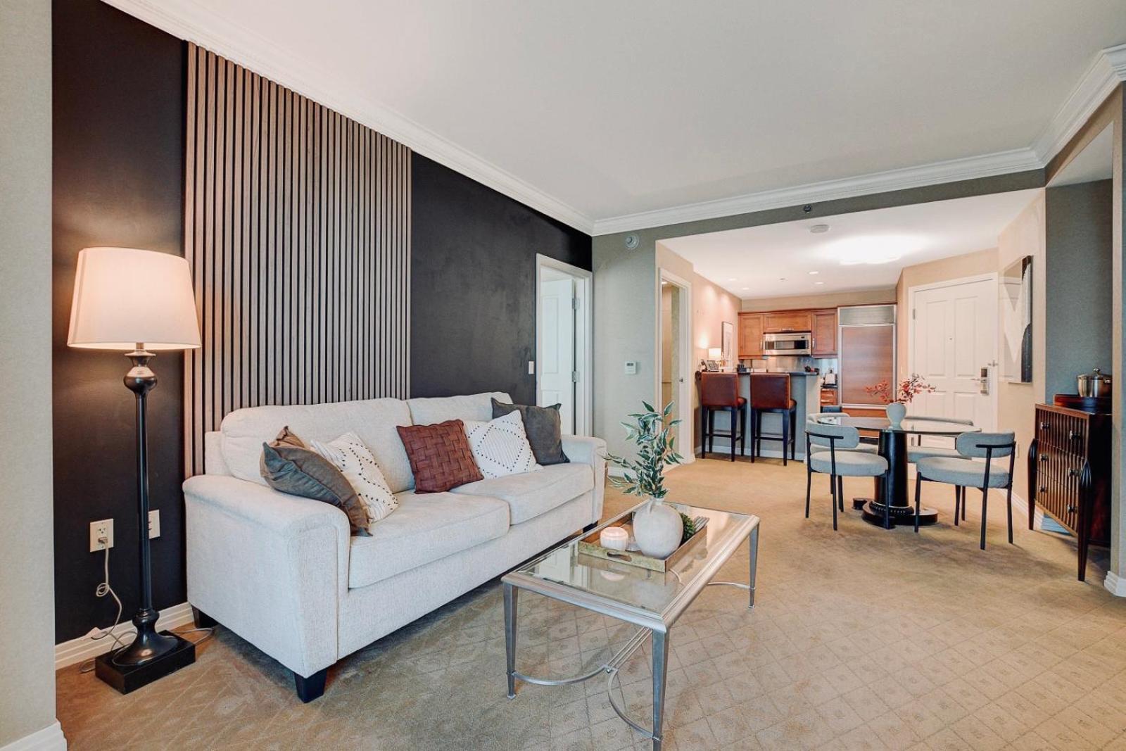 LUXE 702 MGM Signature with Balcony photo 2