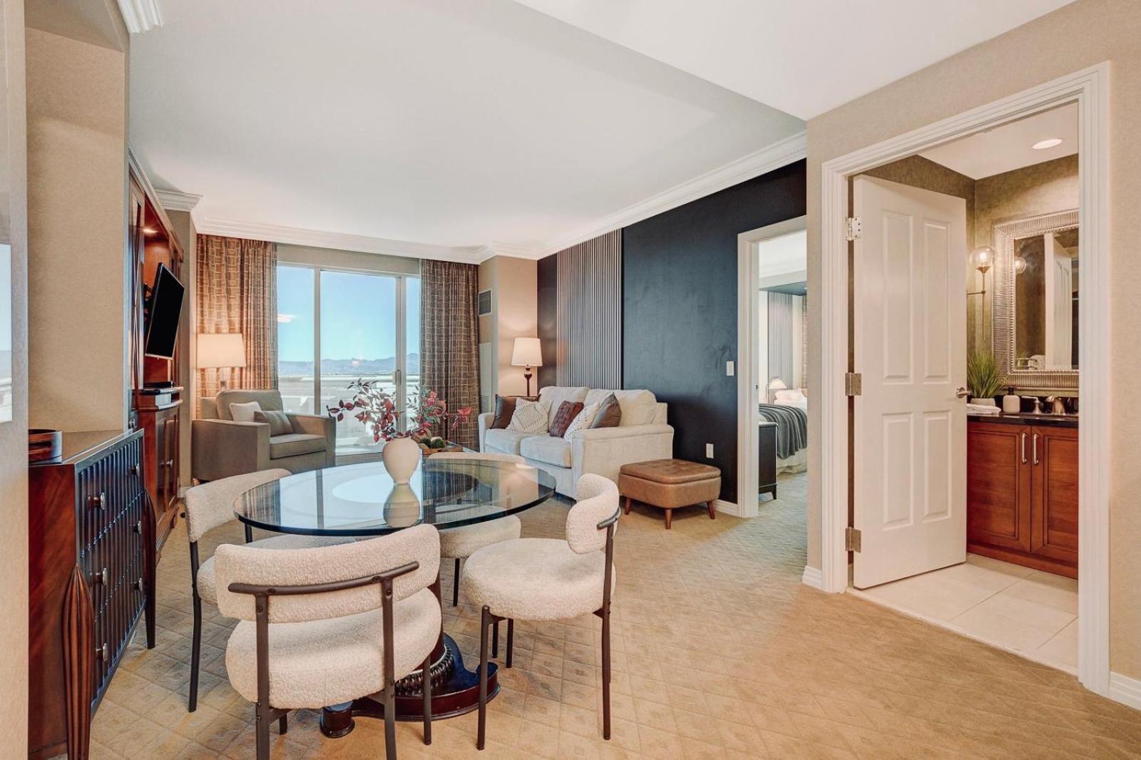 LUXE 702 MGM Signature with Balcony photo 18