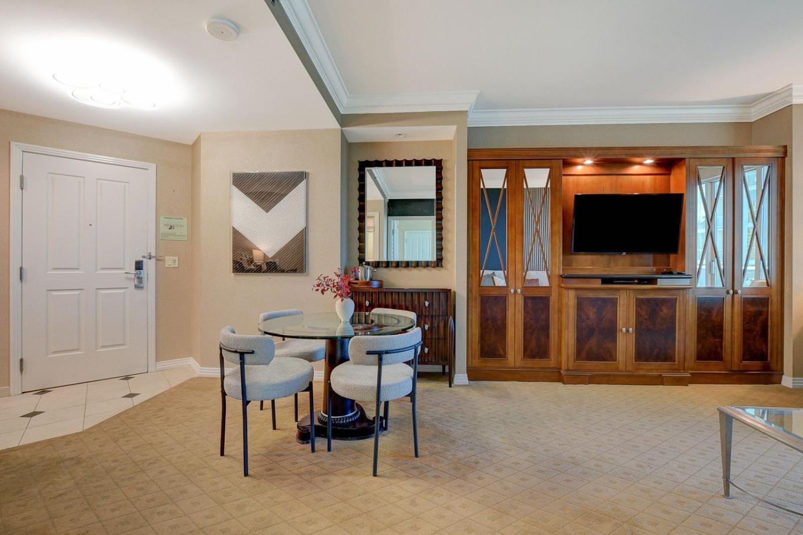 LUXE 702 MGM Signature with Balcony photo 31