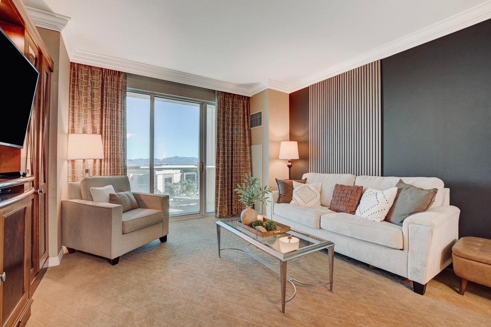 LUXE 702 MGM Signature with Balcony photo 75