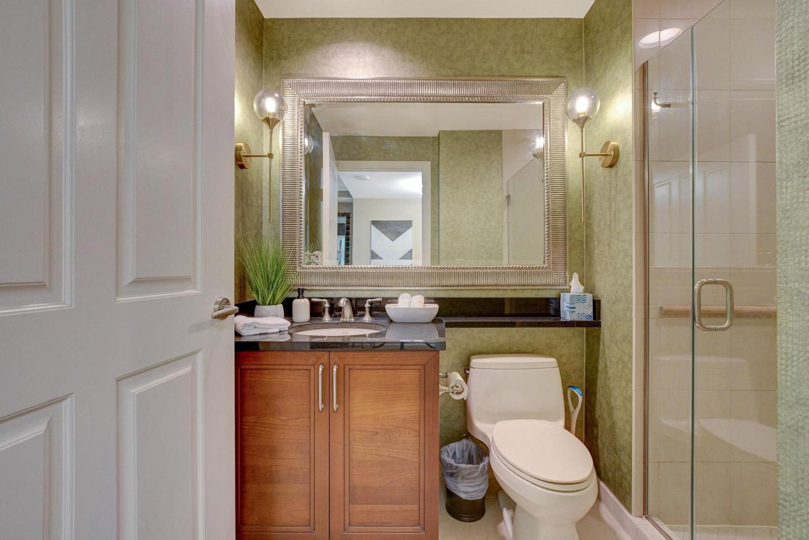 LUXE 702 MGM Signature with Balcony photo 25