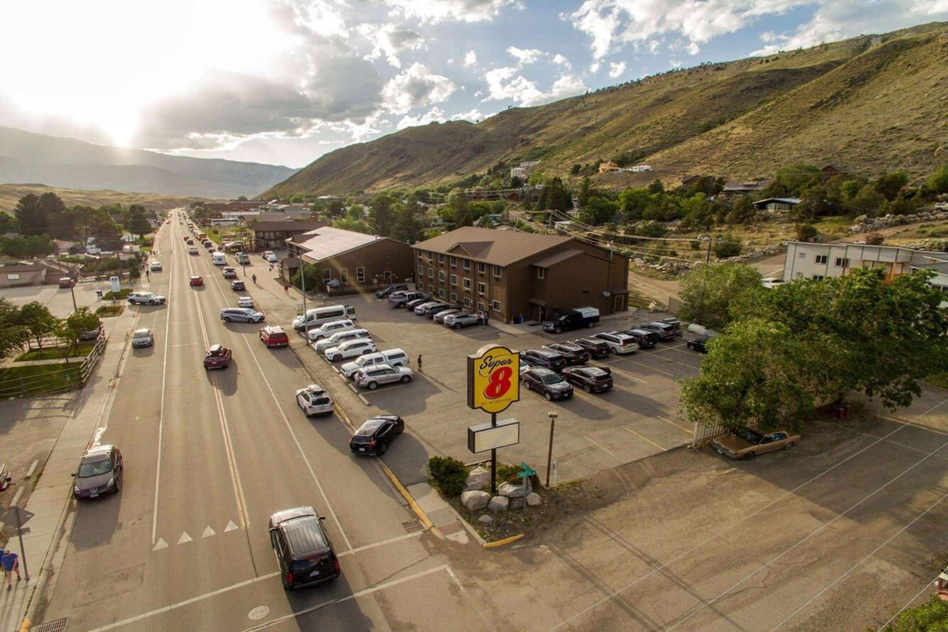 Super 8 by Wyndham Gardiner/Yellowstone Park Area photo 28