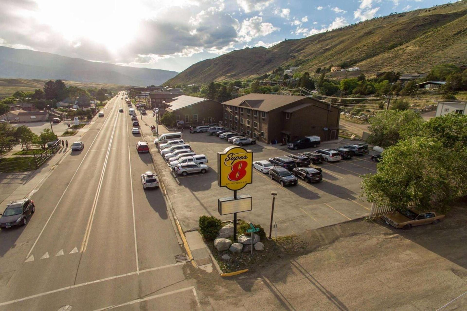 Super 8 by Wyndham Gardiner/Yellowstone Park Area photo 29