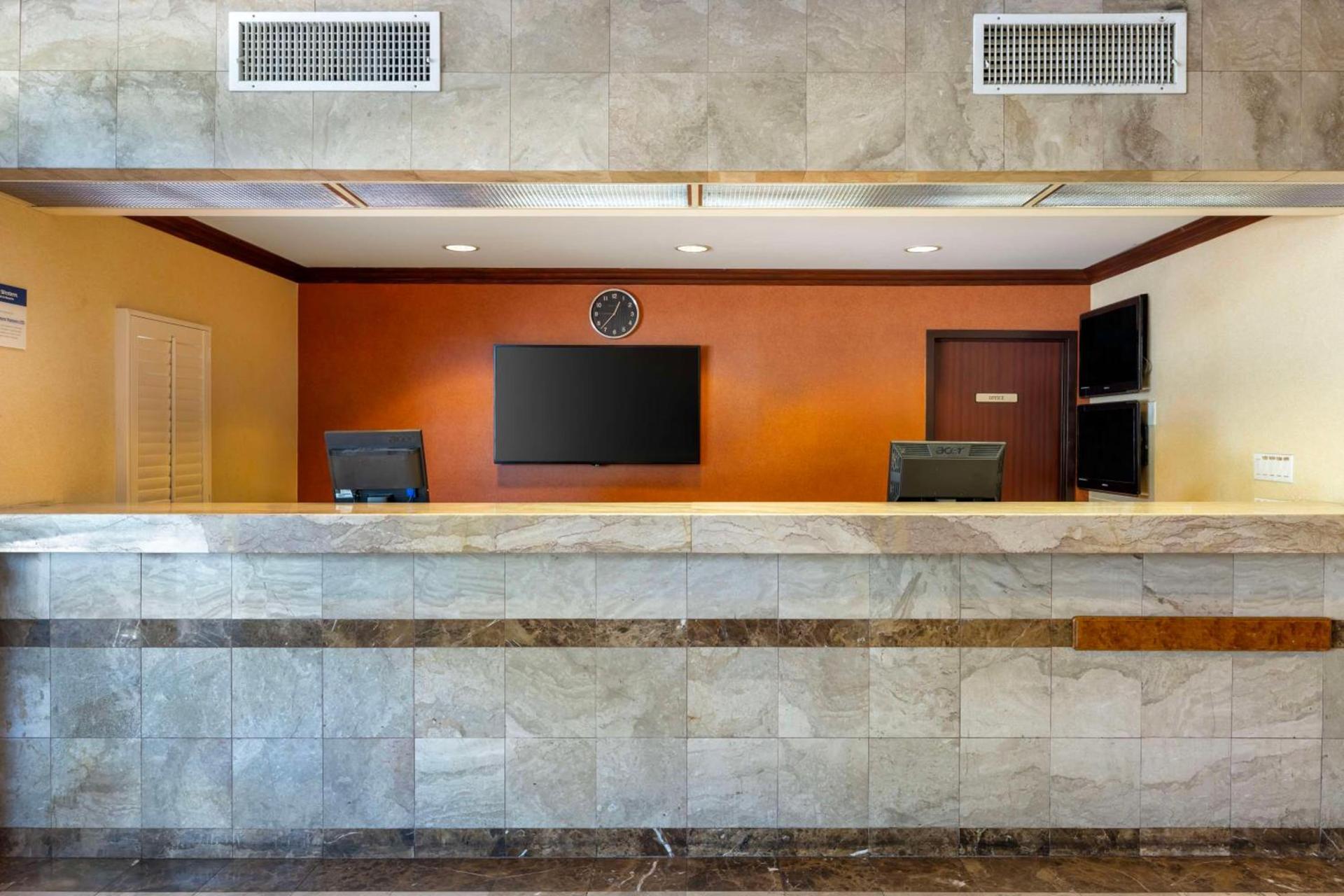 Best Western Los Angeles Worldport Hotel photo 12