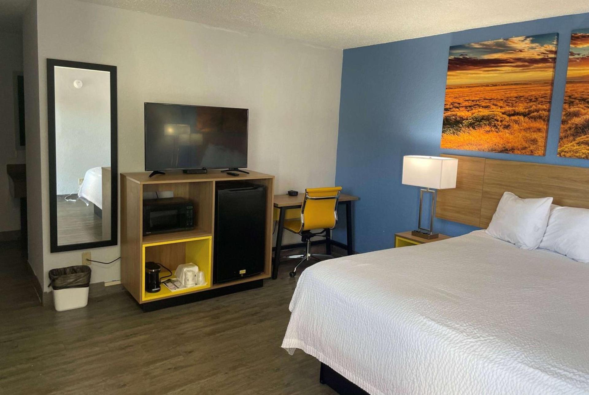 Days Inn by Wyndham Gatesville photo 24