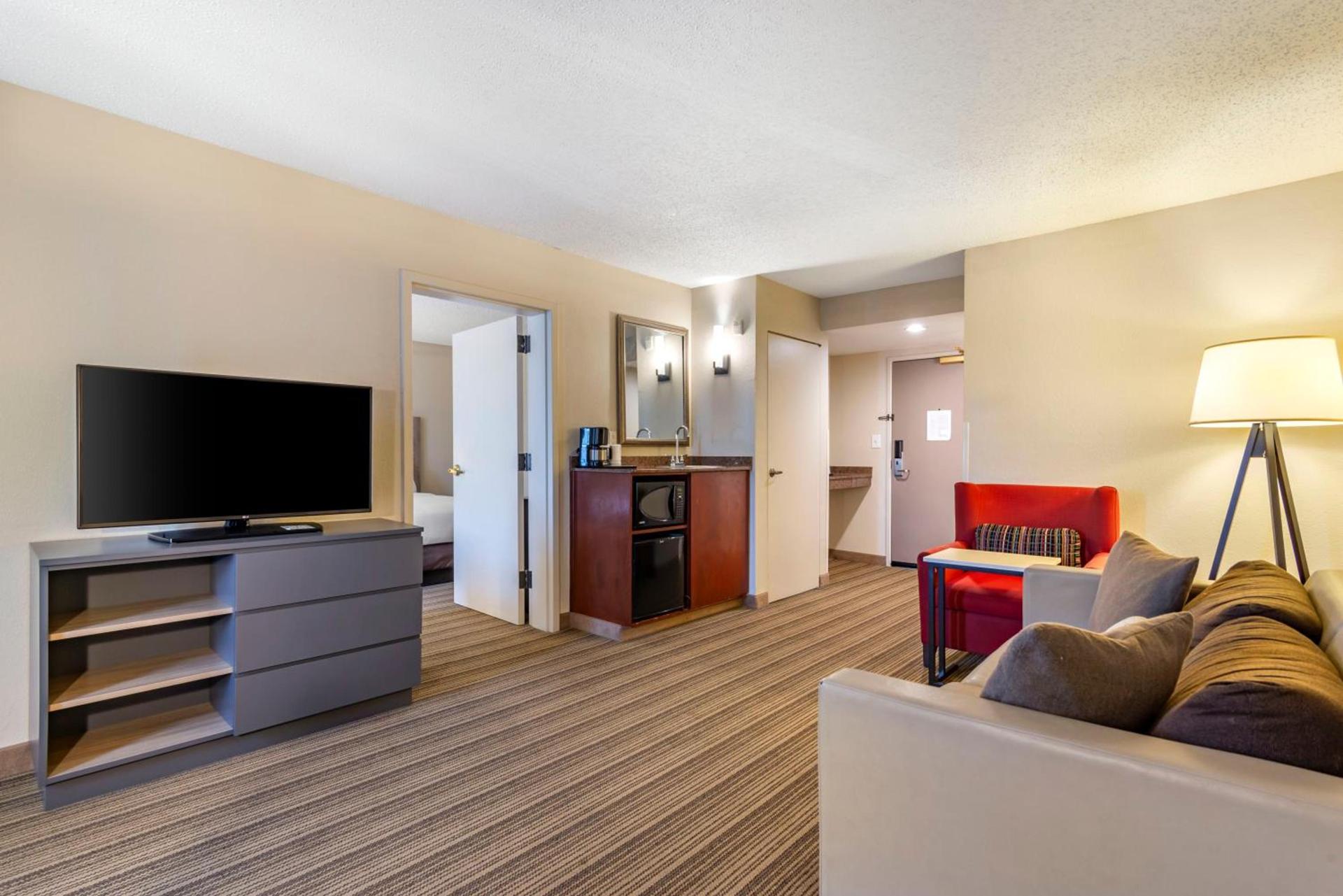 Country Inn & Suites by Radisson, Atlanta Galleria-Ballpark, GA photo 33