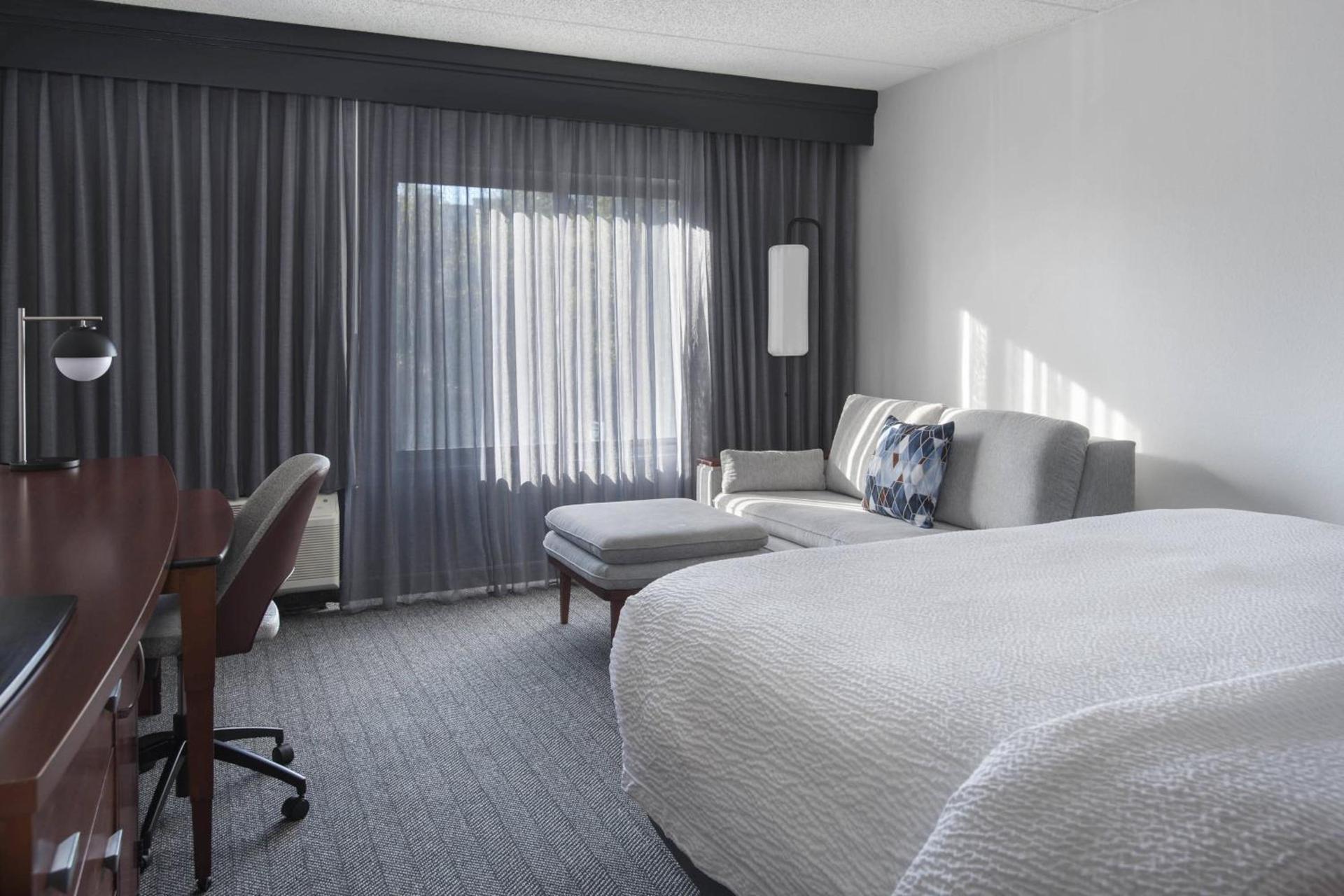 Courtyard by Marriott Norwalk photo 6