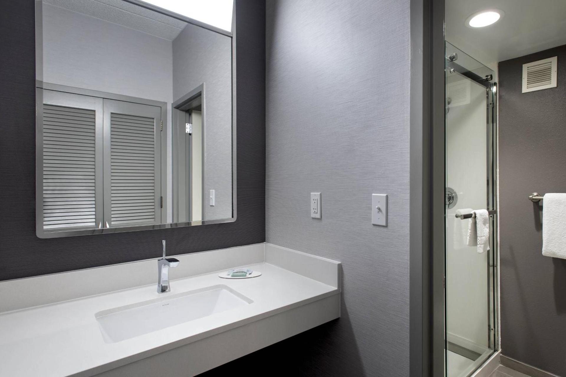Courtyard by Marriott Norwalk photo 10