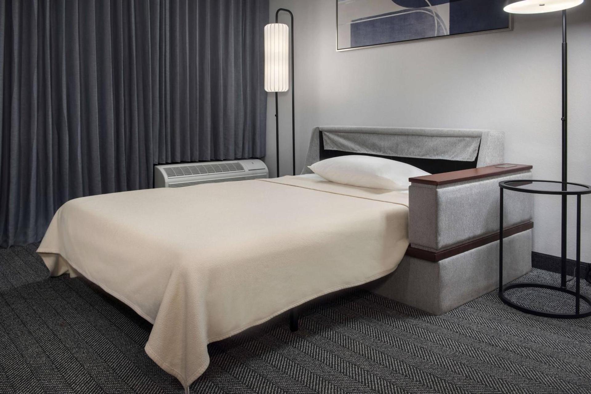 Courtyard by Marriott Norwalk photo 8