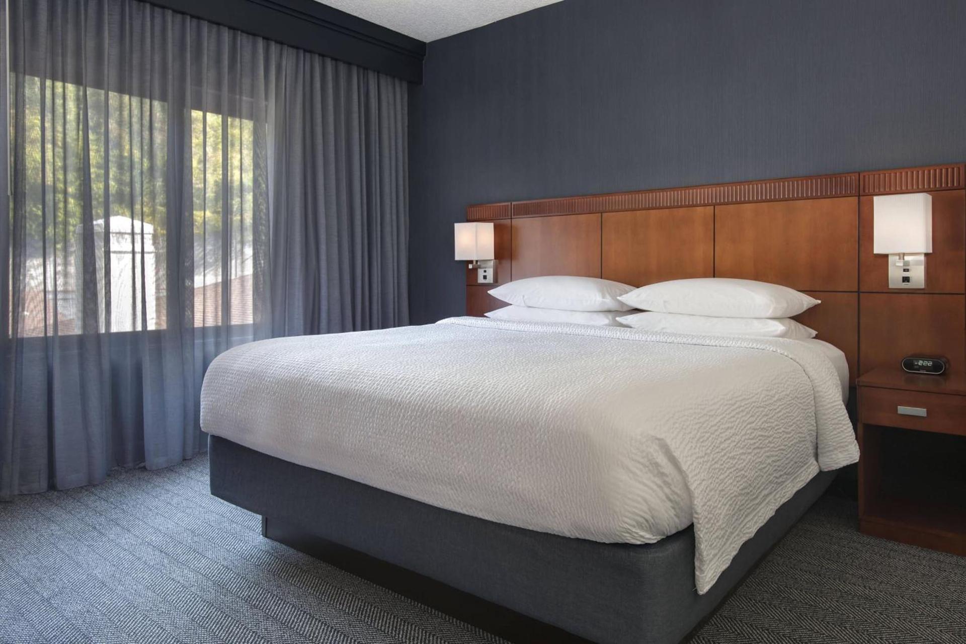 Courtyard by Marriott Norwalk photo 16
