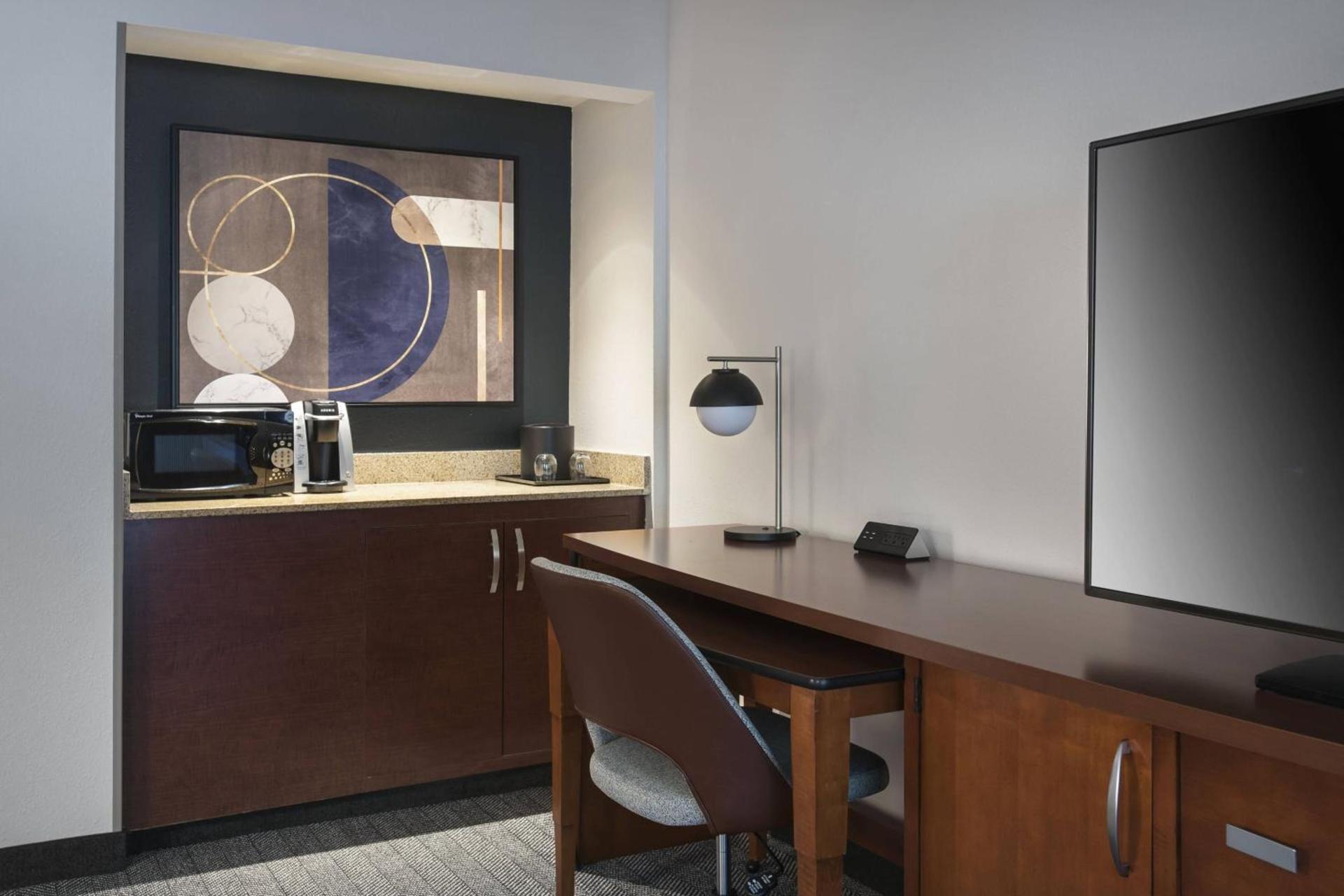Courtyard by Marriott Norwalk photo 17