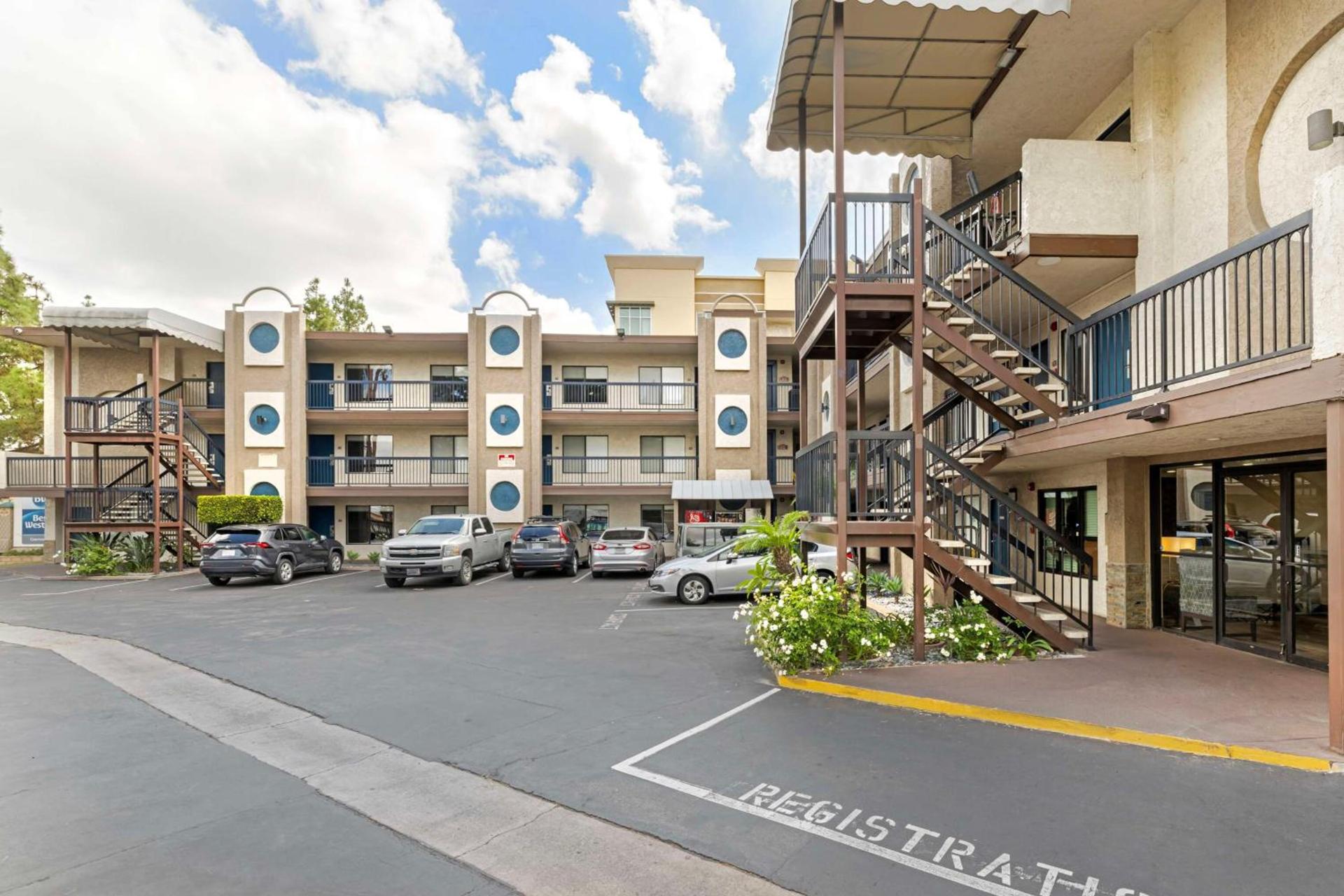Best Western Courtesy Hotel - Anaheim Resort Amusement Park photo 3