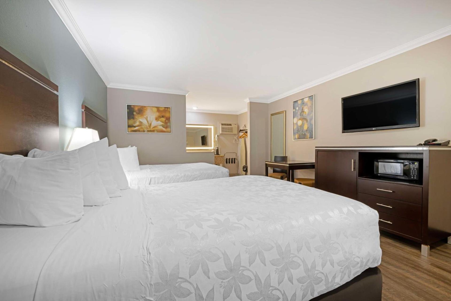 Best Western Courtesy Hotel - Anaheim Resort Amusement Park photo 12