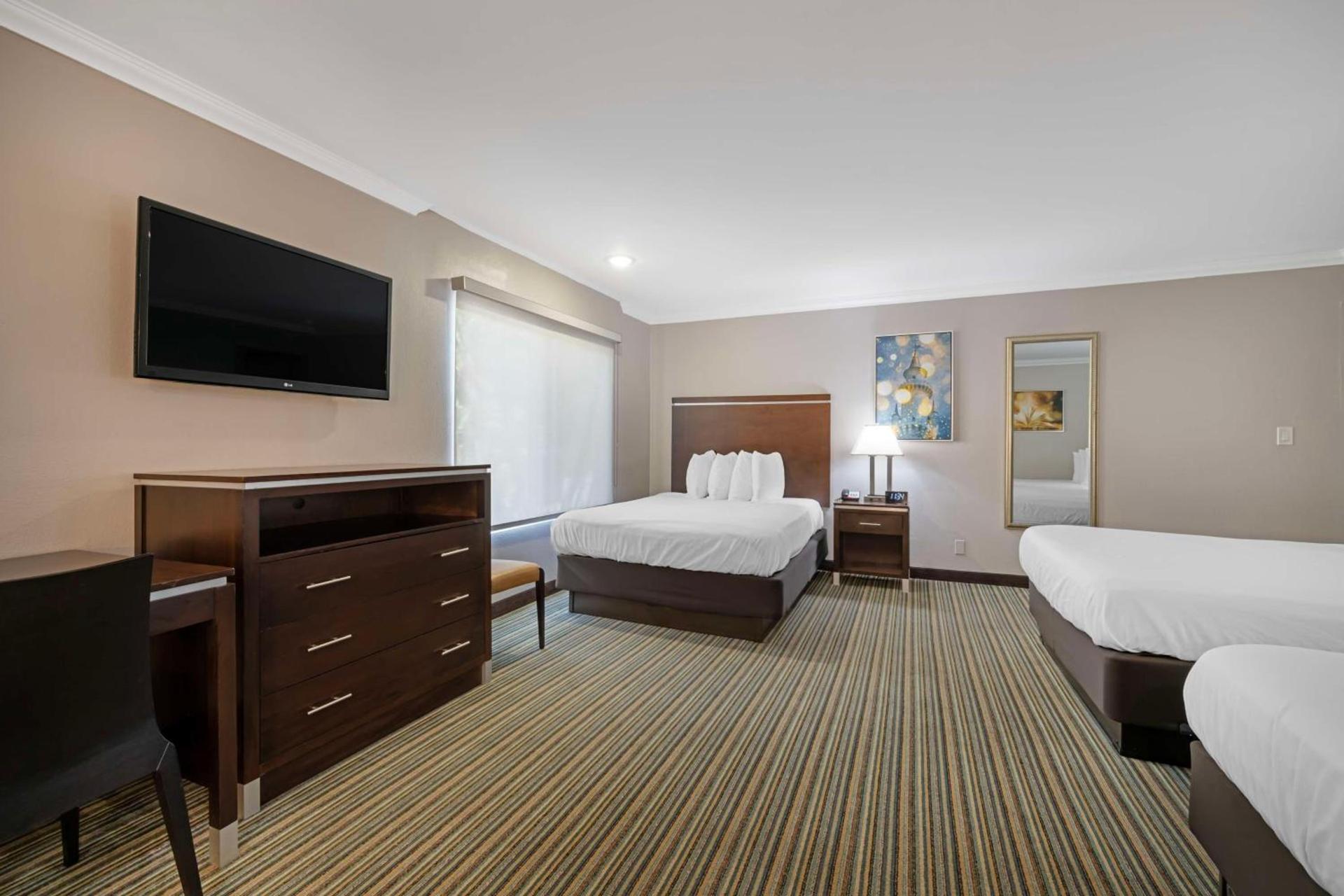 Best Western Courtesy Hotel - Anaheim Resort Amusement Park photo 17