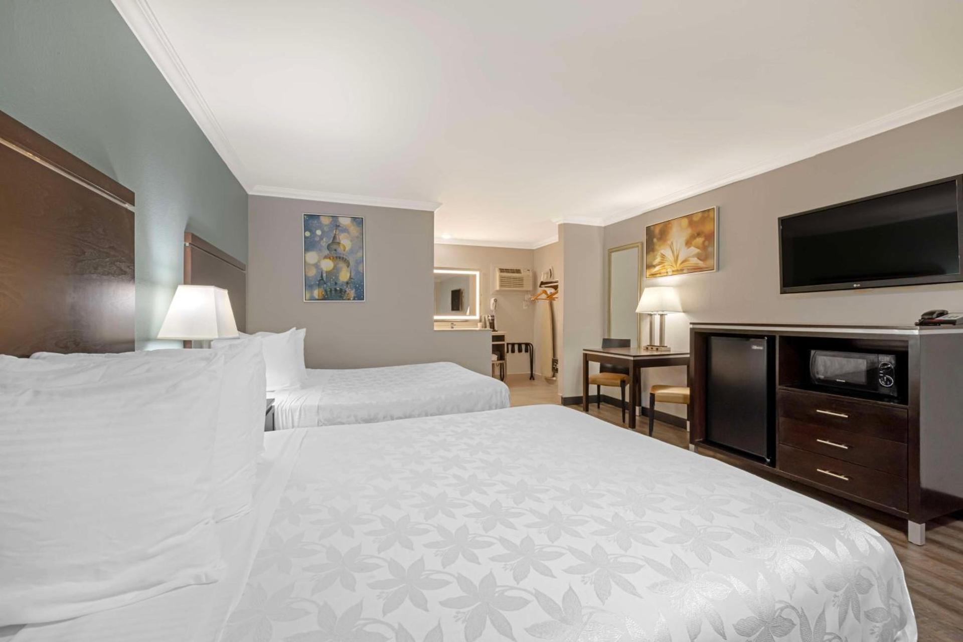 Best Western Courtesy Hotel - Anaheim Resort Amusement Park photo 19