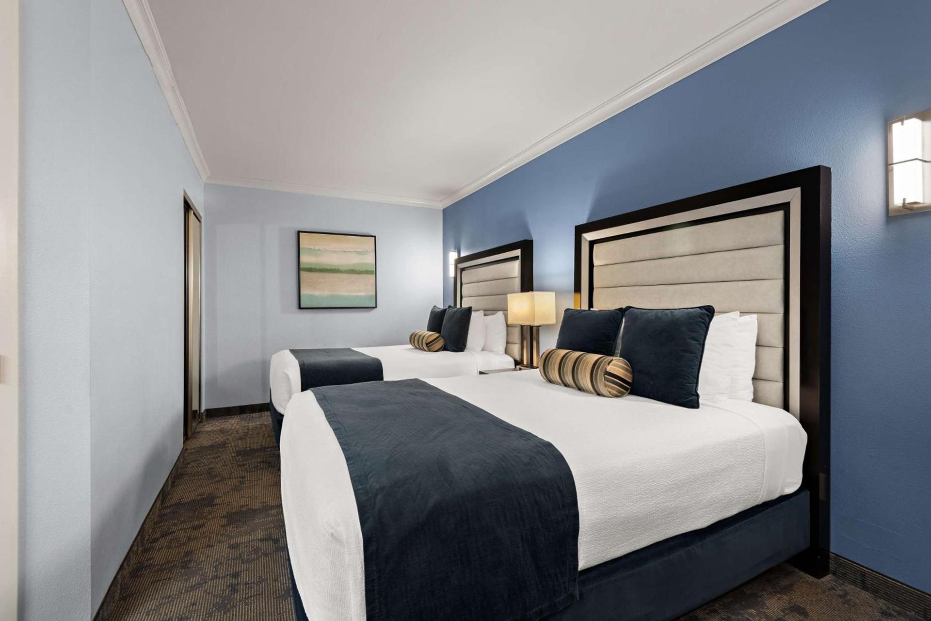 City Express by Marriott Manhattan Beach photo 3