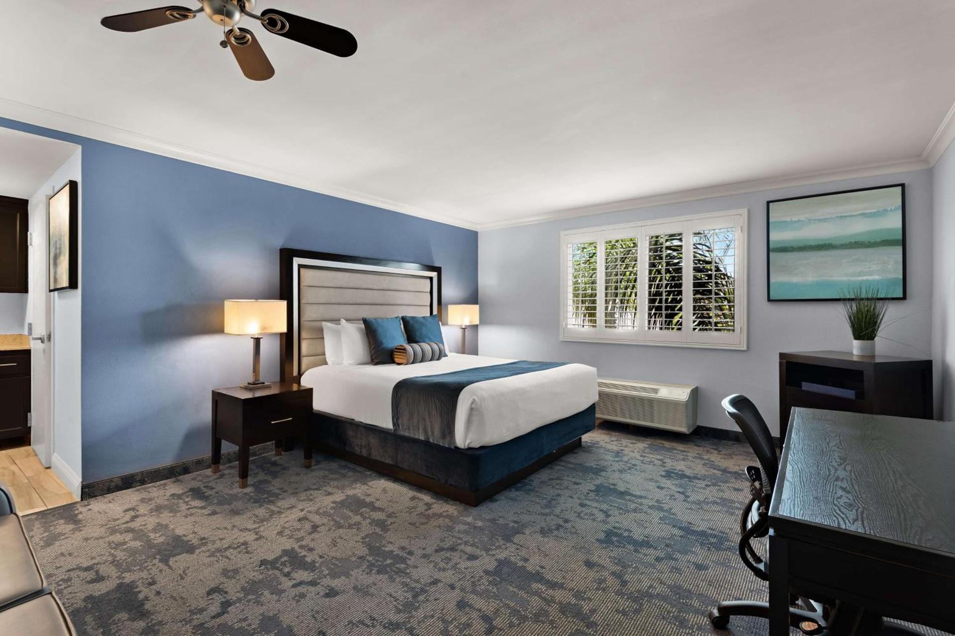 City Express by Marriott Manhattan Beach photo 4