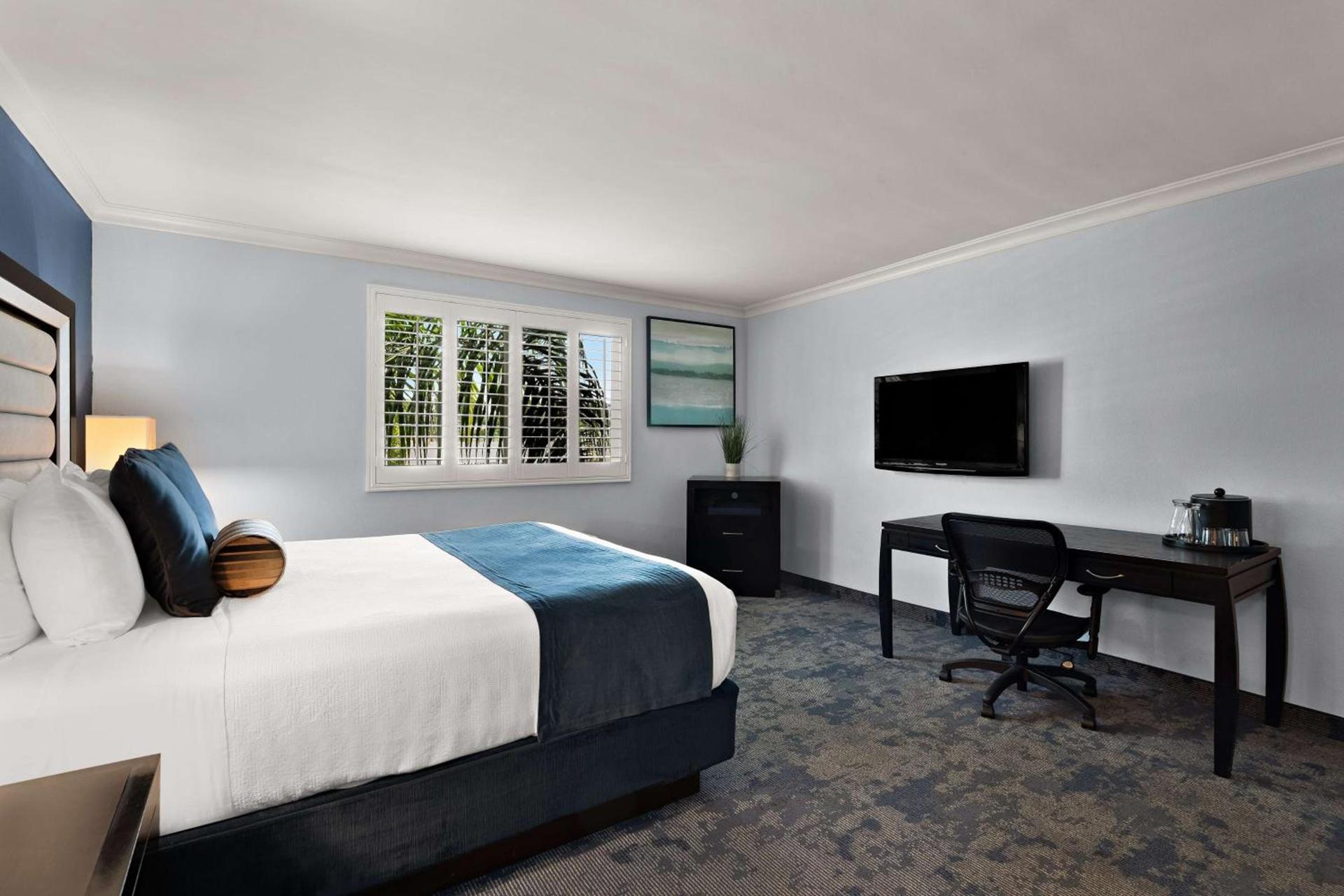 City Express by Marriott Manhattan Beach photo 19
