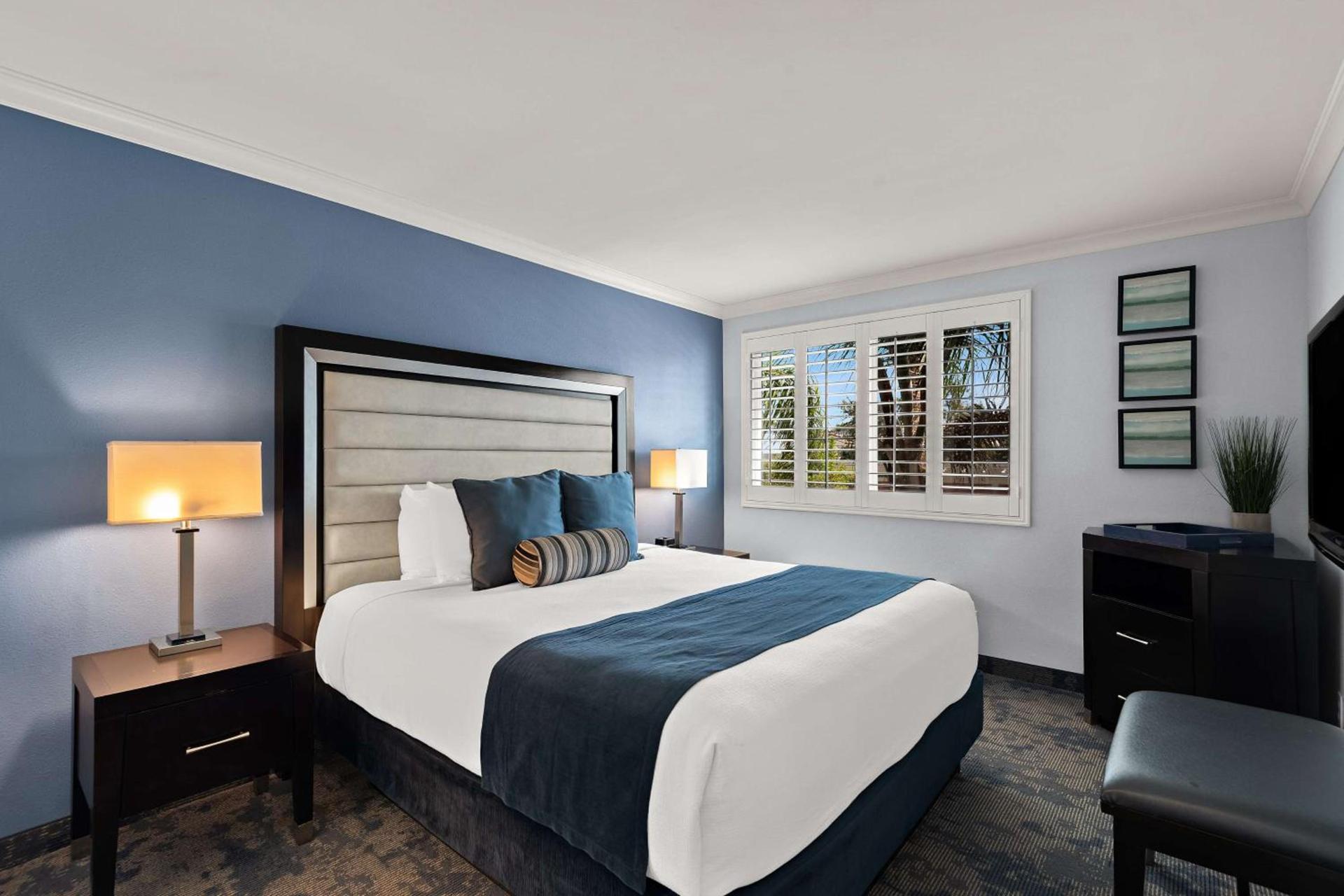 City Express by Marriott Manhattan Beach photo 14