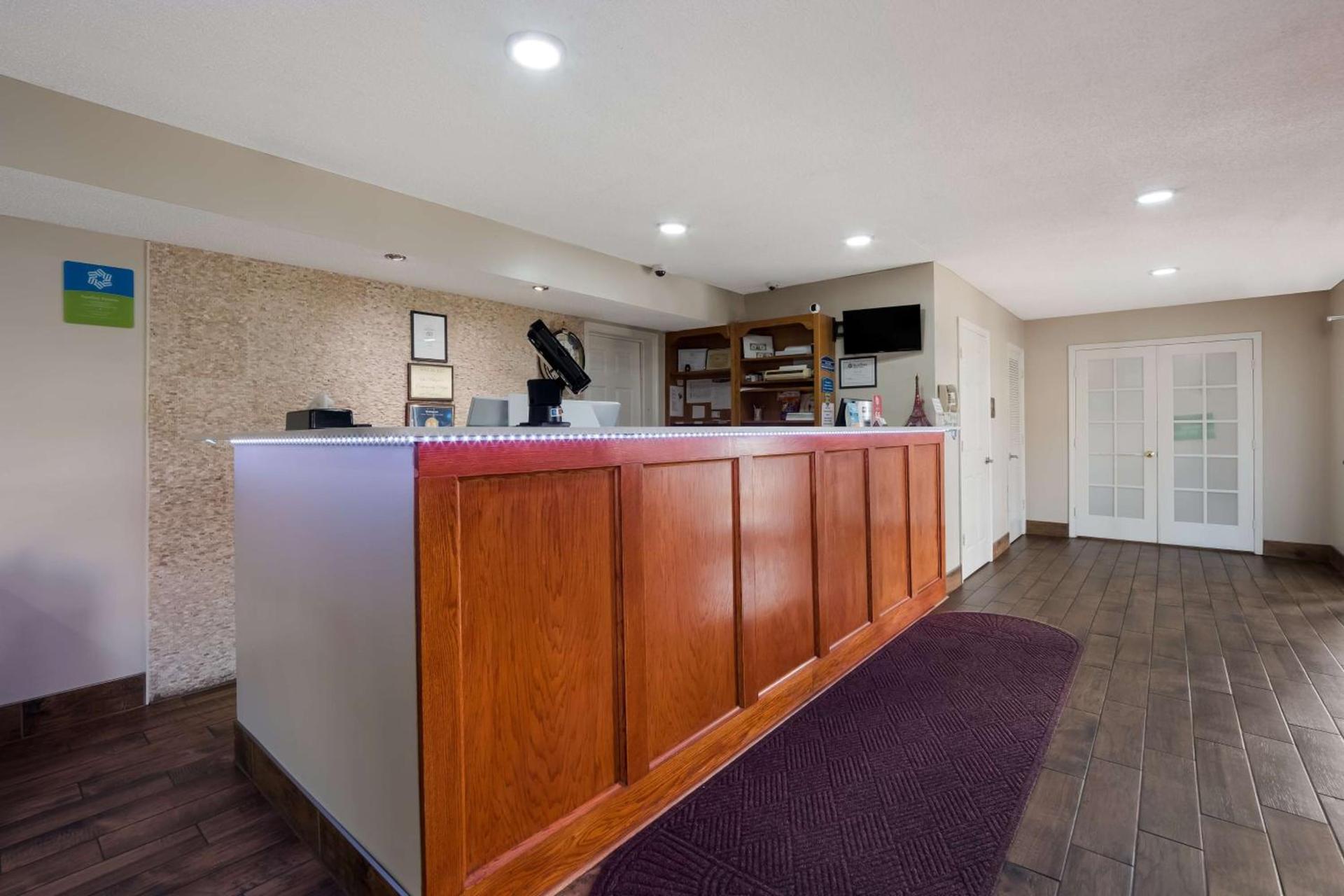 SureStay Hotel by Best Western Manning photo 2
