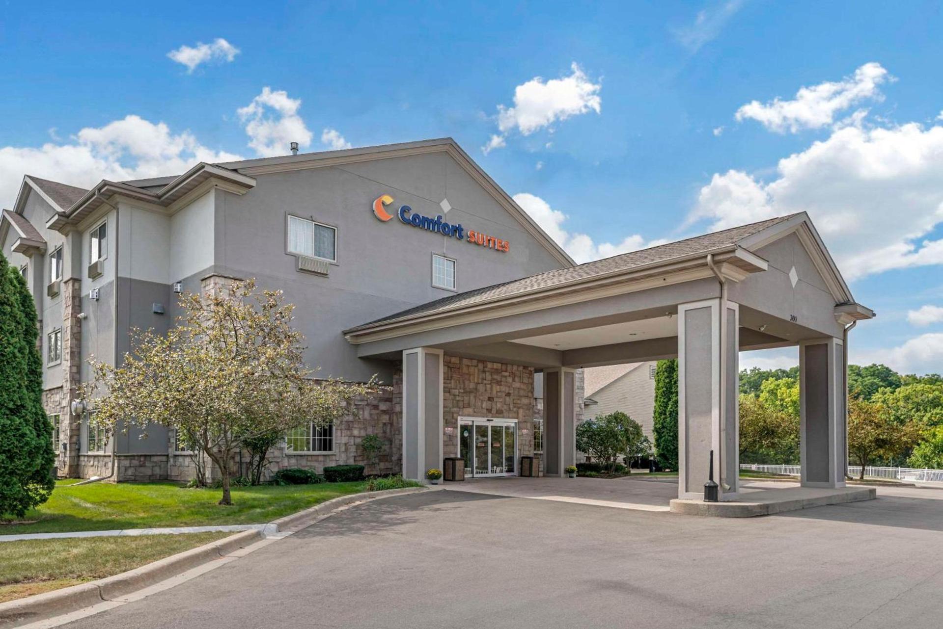 Comfort Suites Lake Geneva East — hotel in Lake Geneva