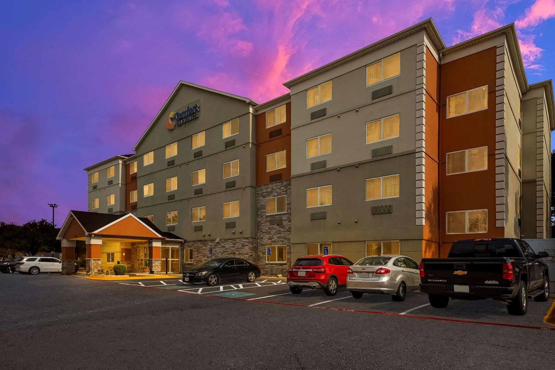 Comfort Inn & Suites Austin North Loop photo 4