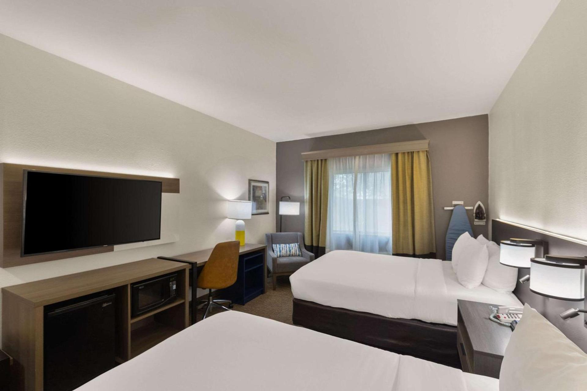 Comfort Inn & Suites Austin North Loop photo 6