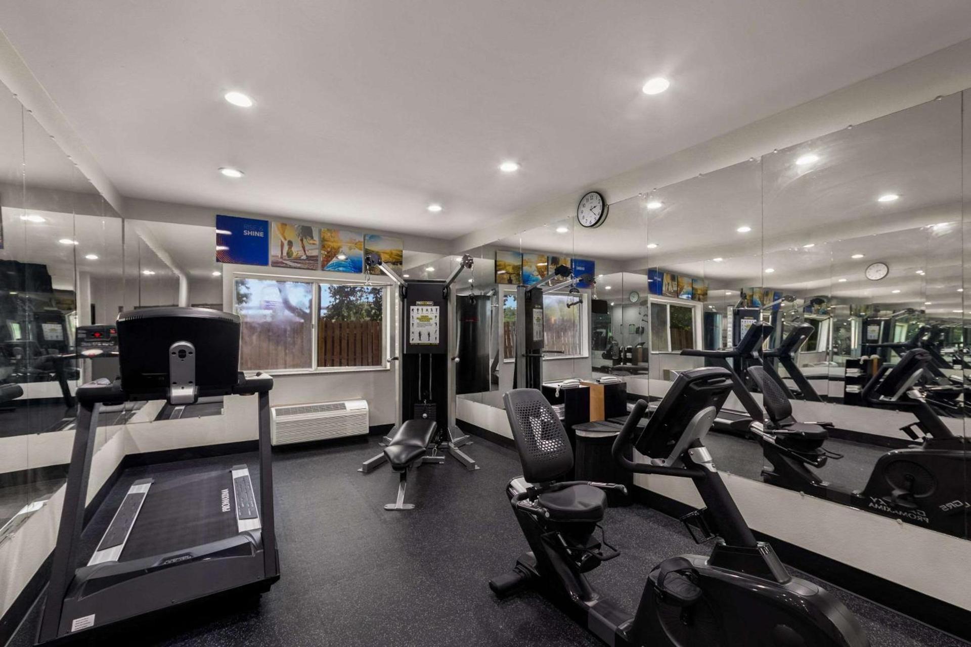 Comfort Inn & Suites Austin North Loop photo 10