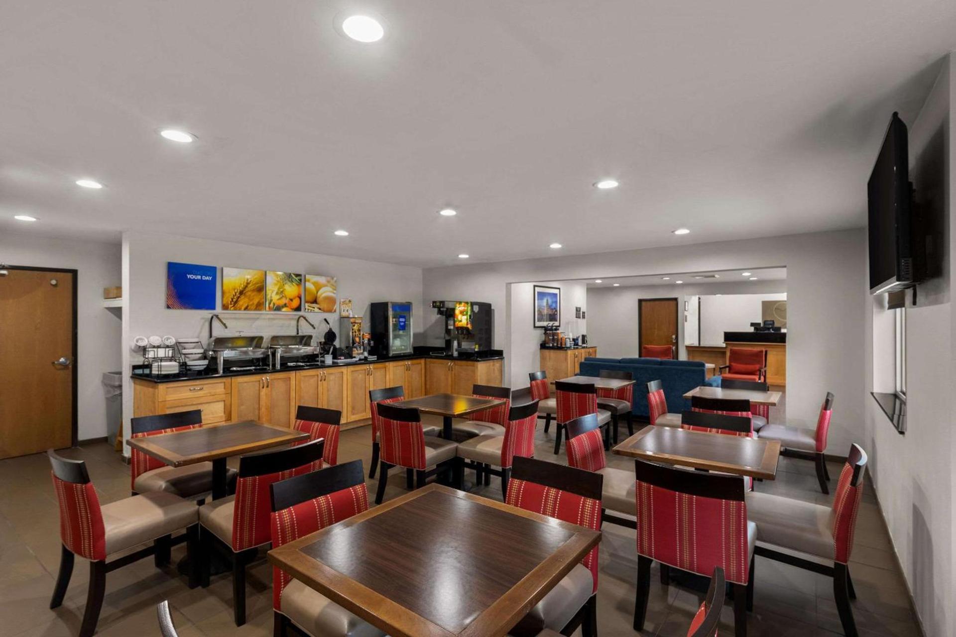 Comfort Inn & Suites Austin North Loop photo 14