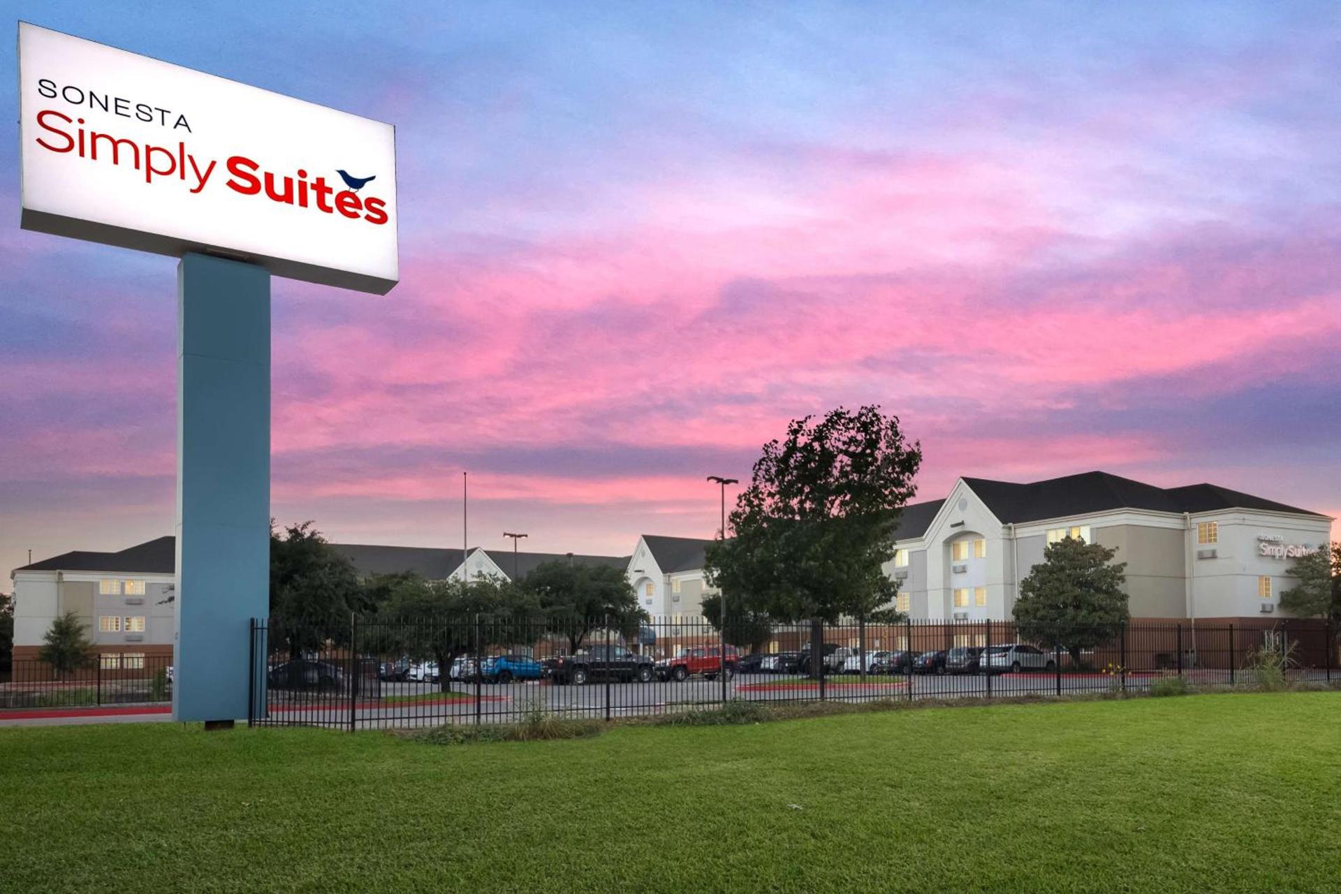 Sonesta Simply Suites Austin South photo 1