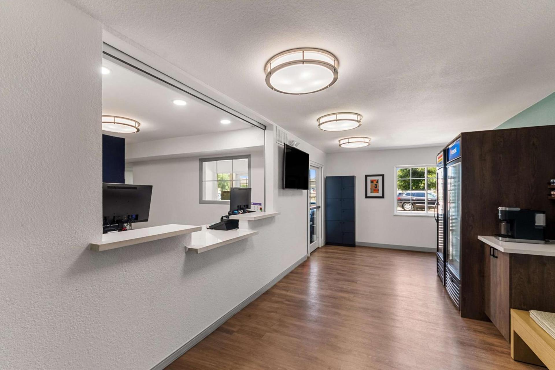 Sonesta Simply Suites Austin South photo 5
