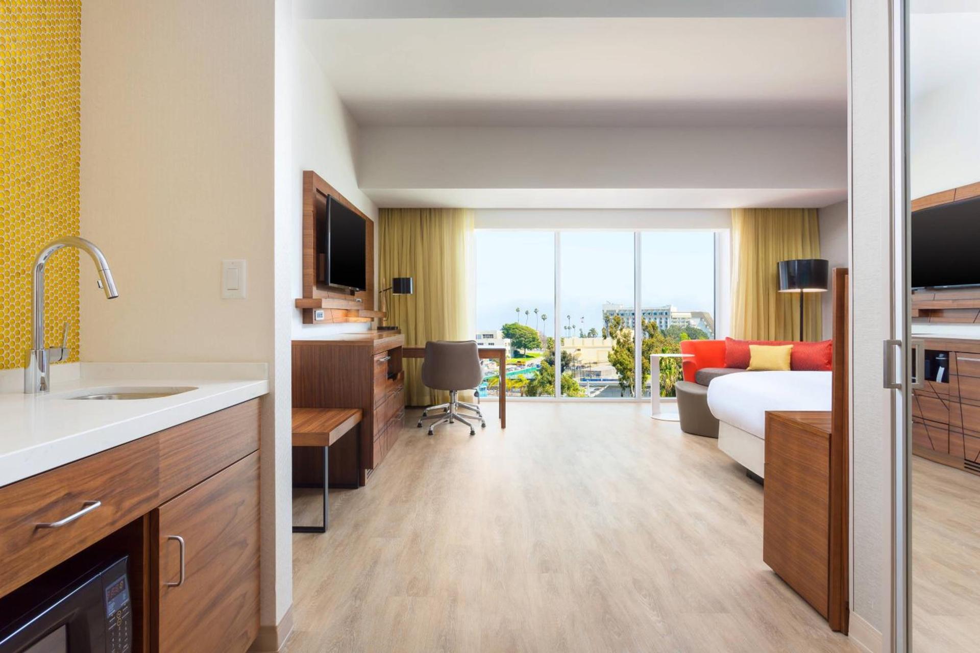 Courtyard by Marriott Santa Monica photo 20